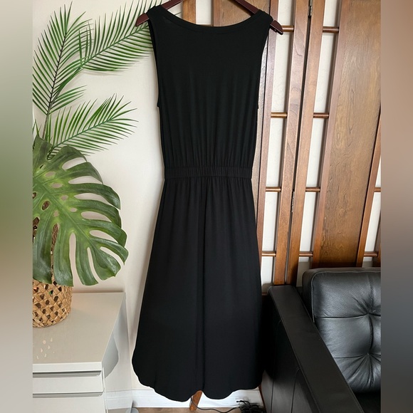 *Like New!* GAP Sleeveless Tie-Waist Midi Dress, size M - Picture 7 of 9